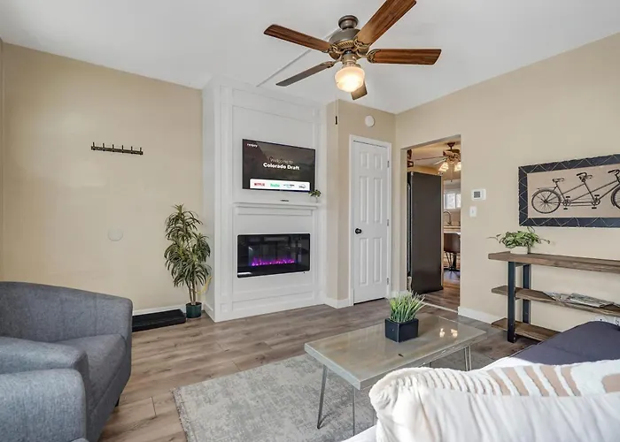* Colorado Draft House * Smart Tvs * Self Entry *